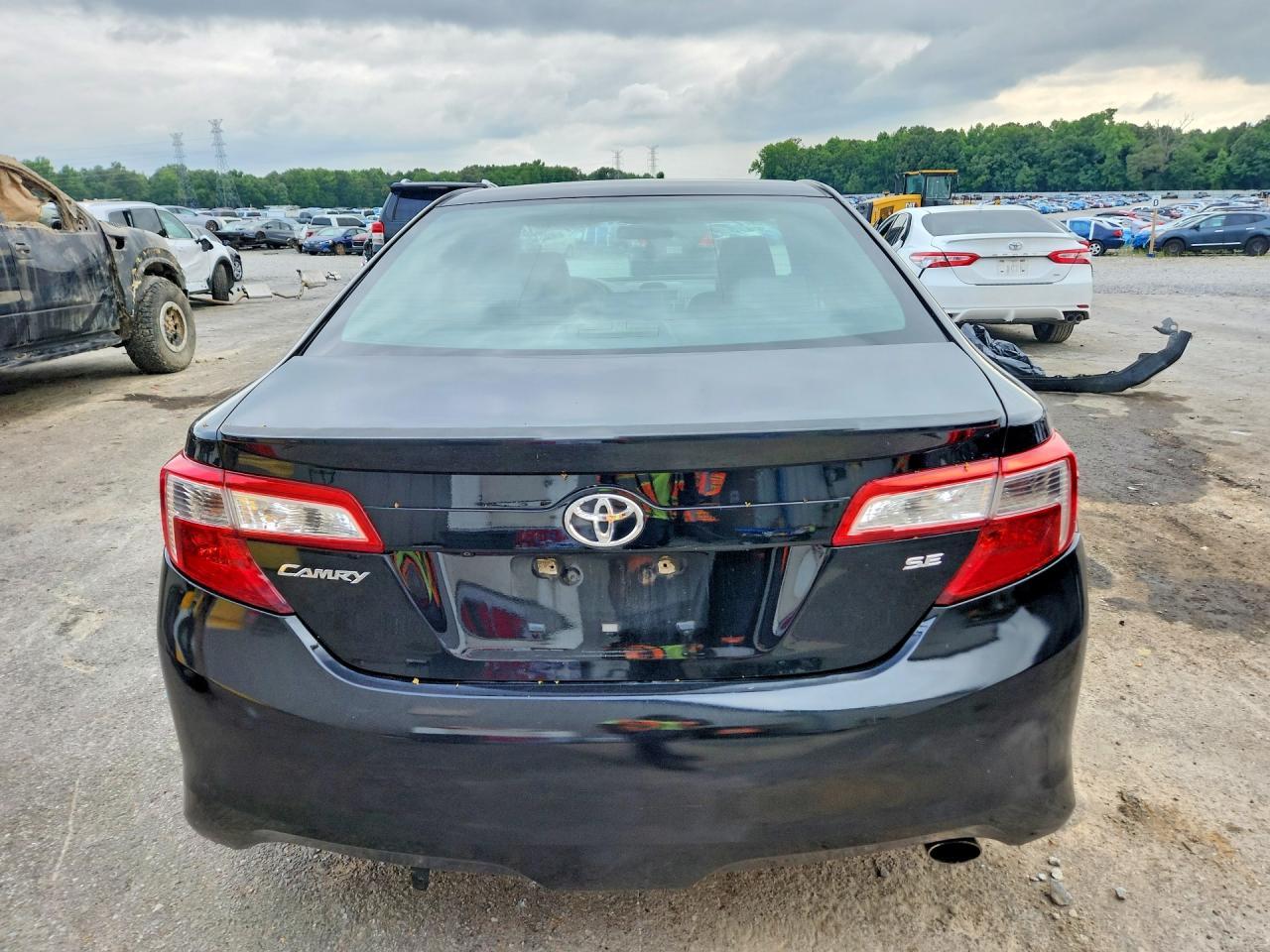 2014 TOYOTA CAMRY