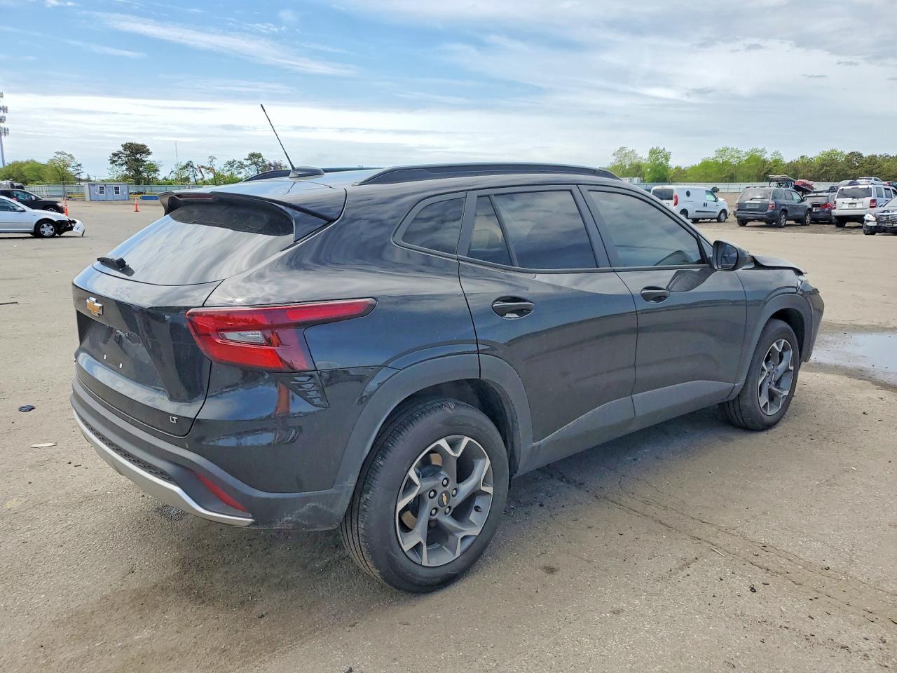 2025 CHEVROLET TRAX