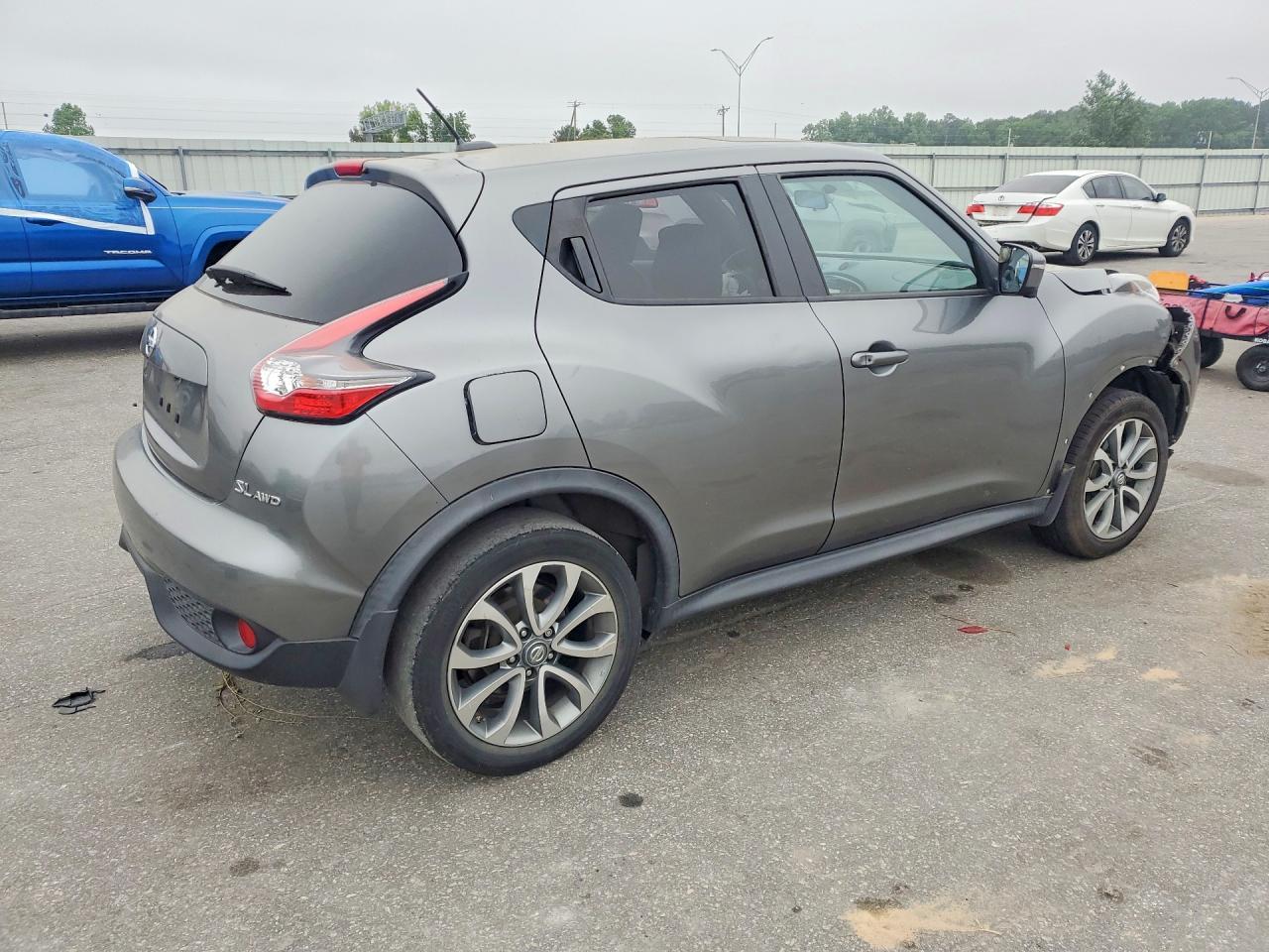 2016 NISSAN Juke