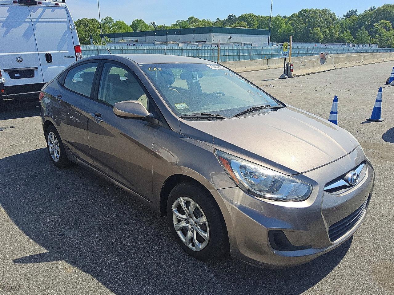 2012 HYUNDAI ACCENT