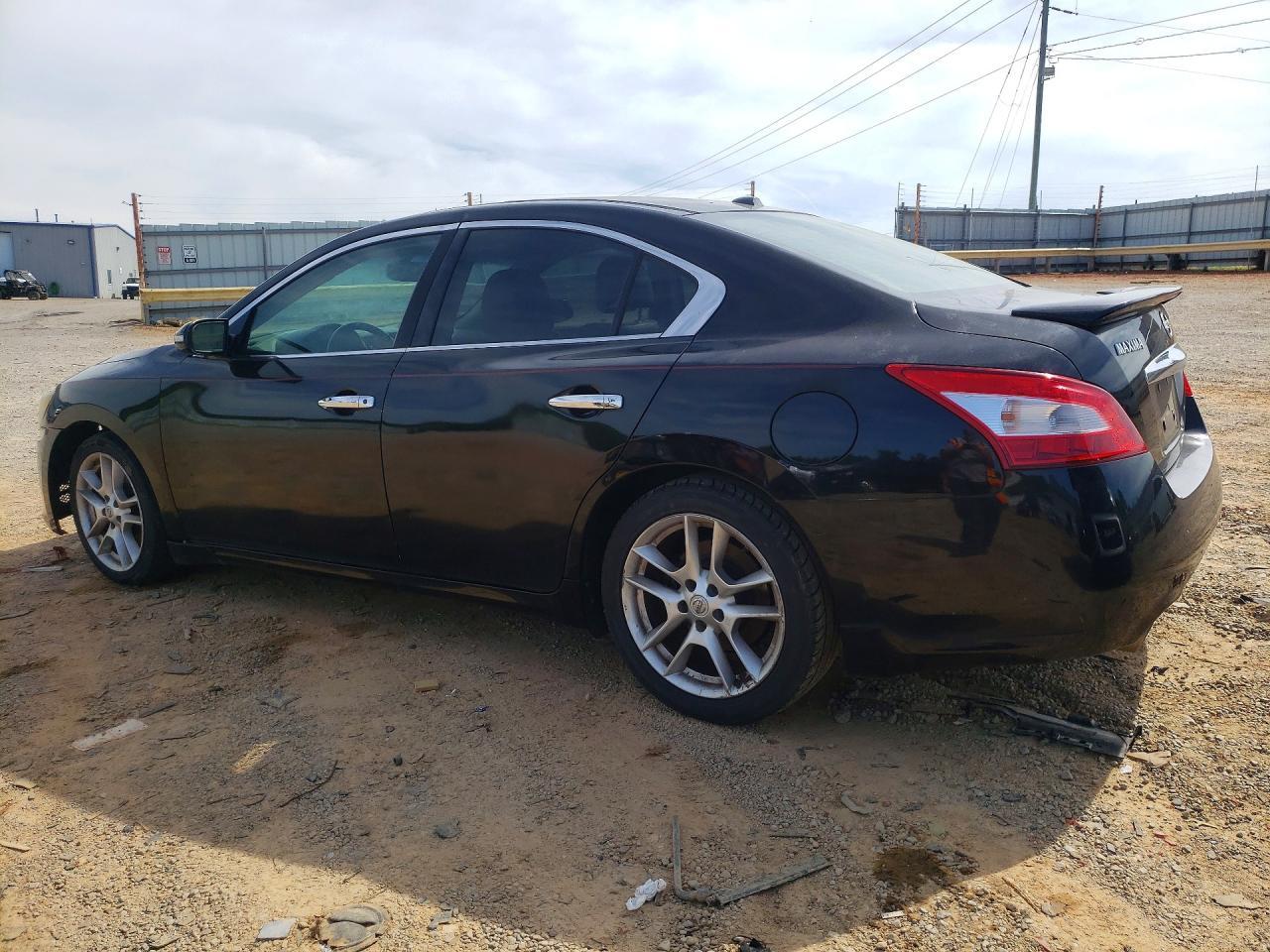 2011 NISSAN Maxima