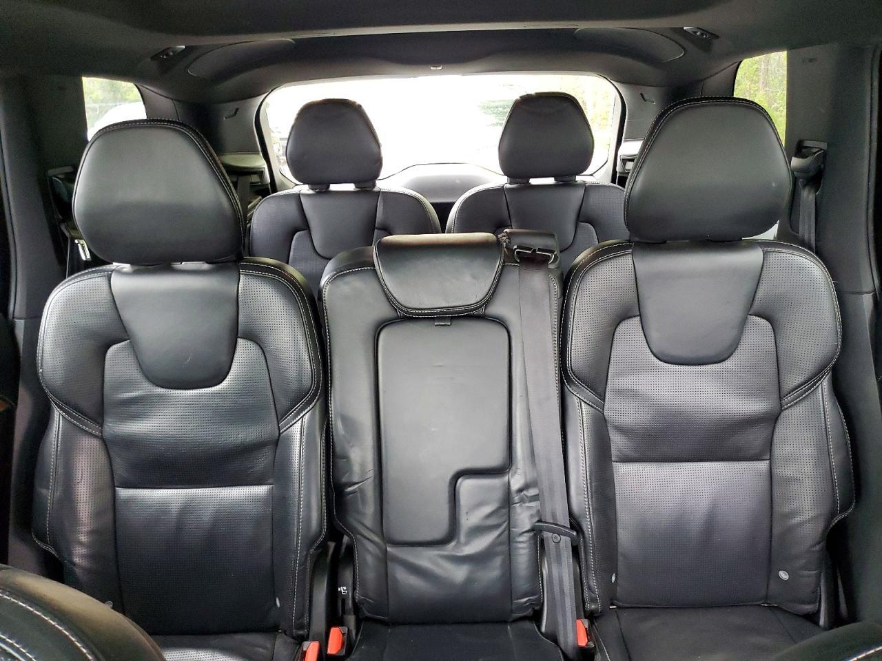 2019 VOLVO XC90