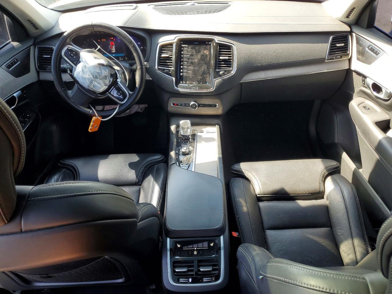 2024 VOLVO XC90
