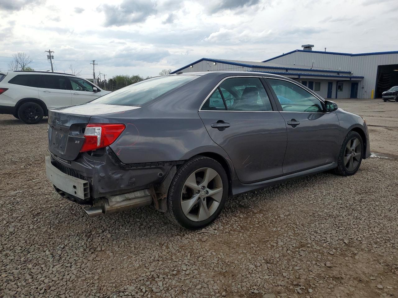 2014 TOYOTA CAMRY