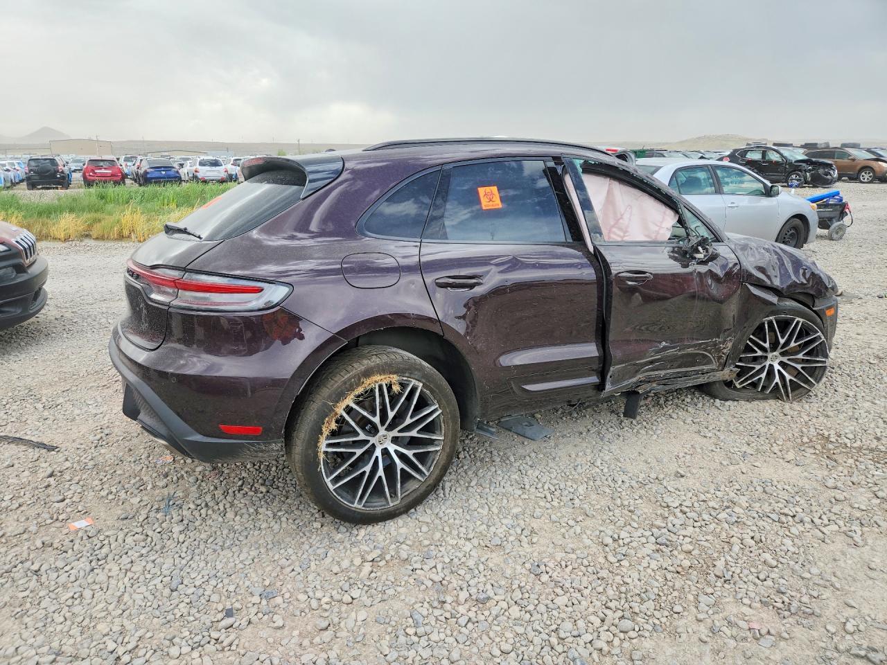 2023 PORSCHE Macan