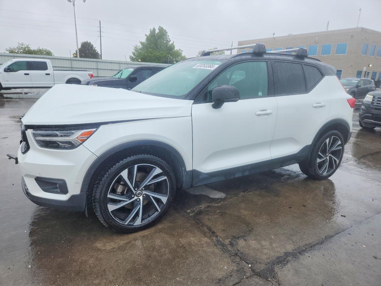 2019 VOLVO XC40