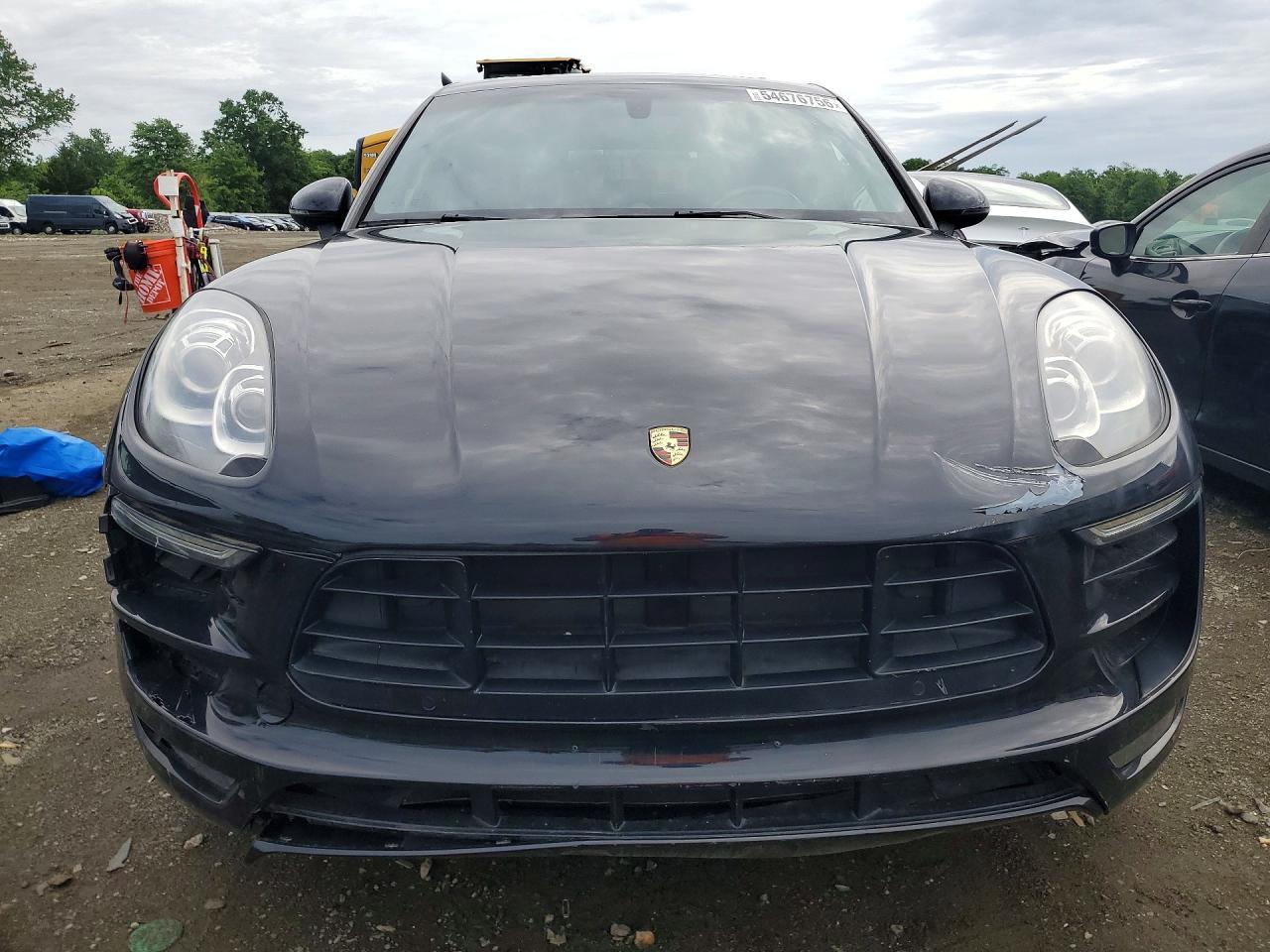 2016 PORSCHE Macan