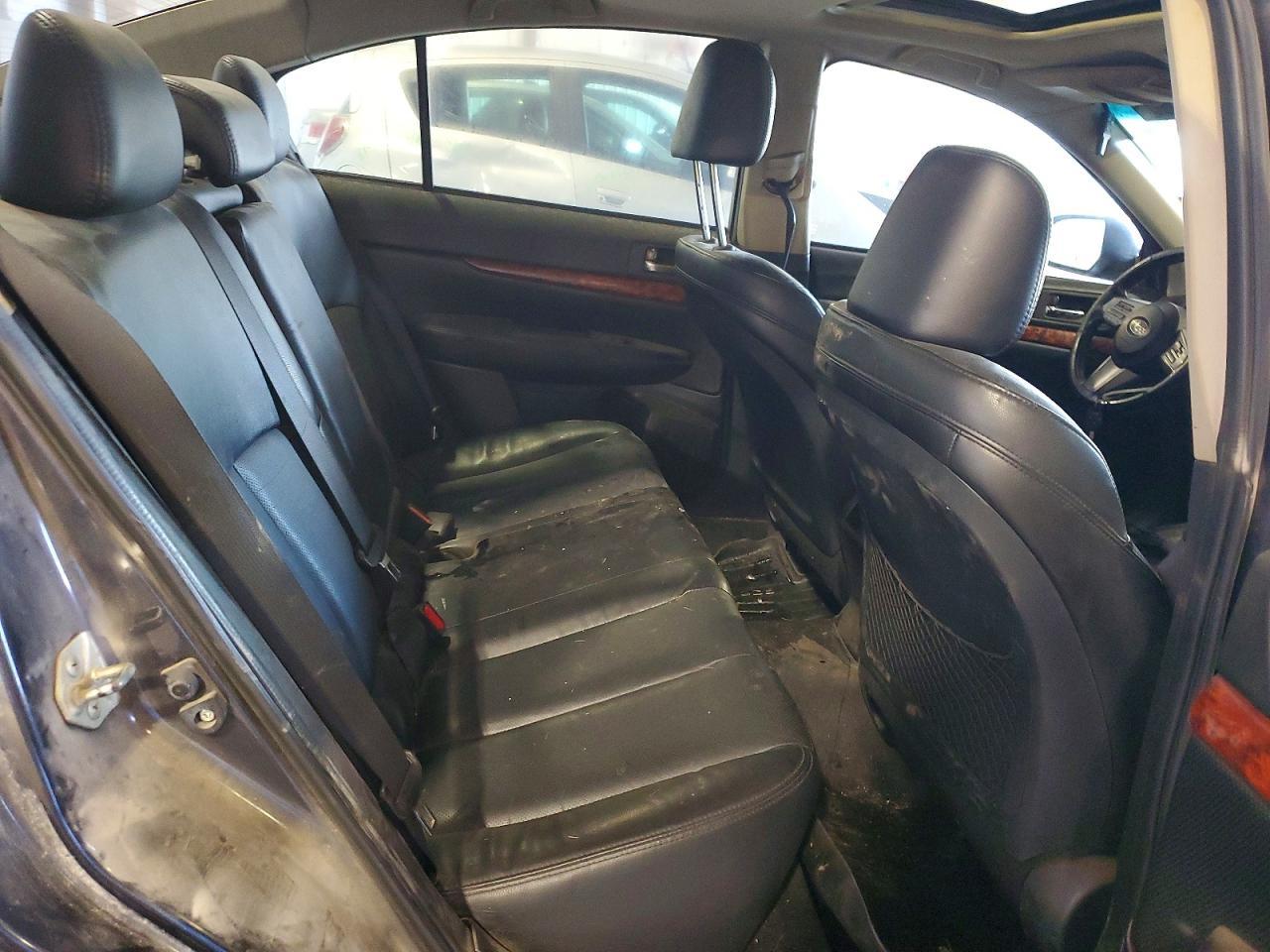 2011 SUBARU Legacy