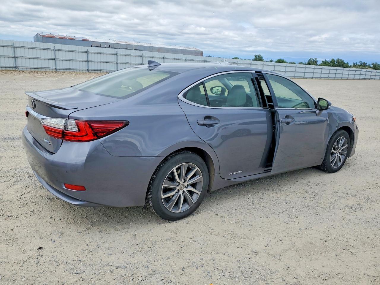 2016 LEXUS ES 300H