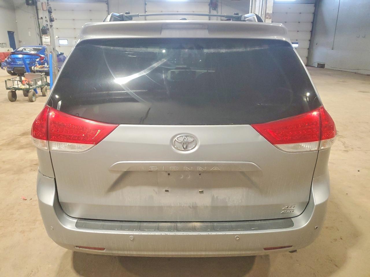 2014 TOYOTA SIENNA