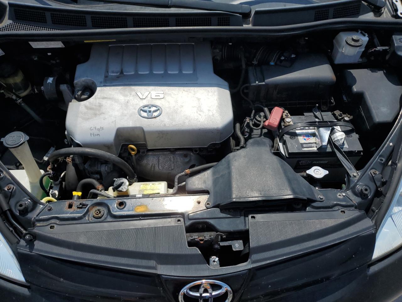 2010 TOYOTA SIENNA