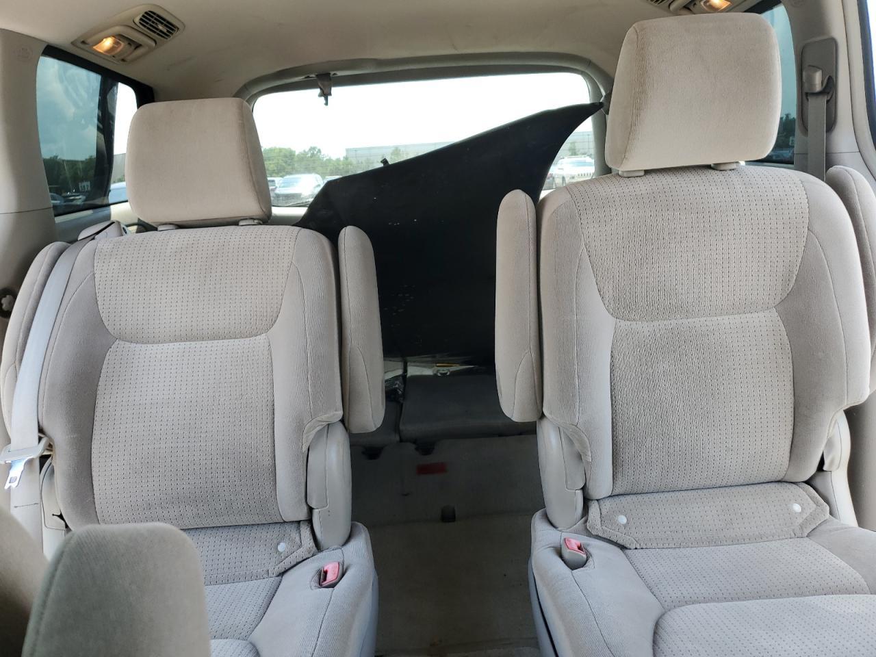 2010 TOYOTA SIENNA