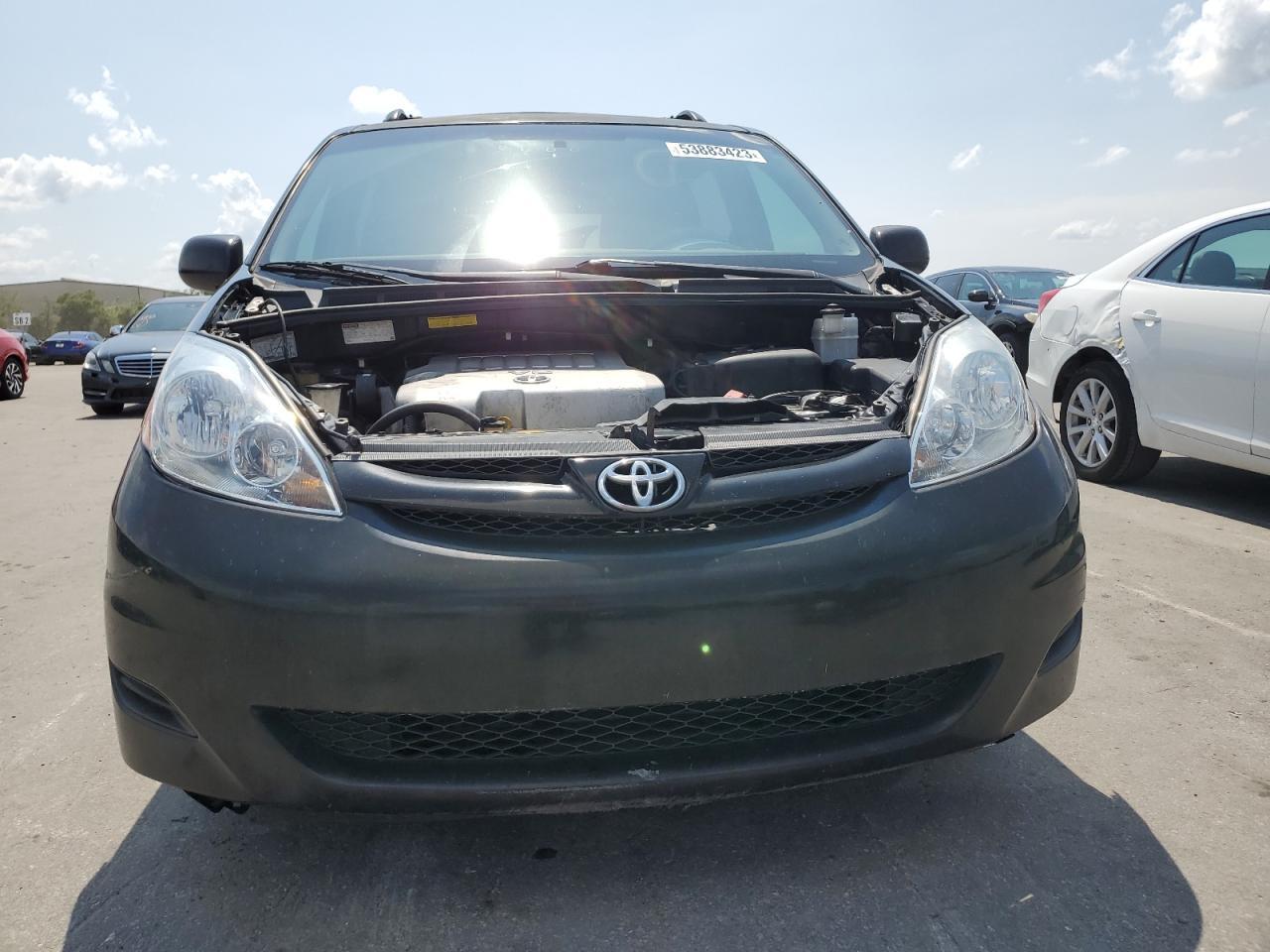 2010 TOYOTA SIENNA