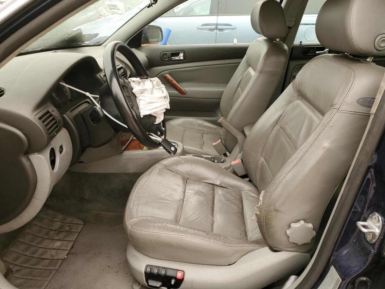 2002 VOLKSWAGEN Passat