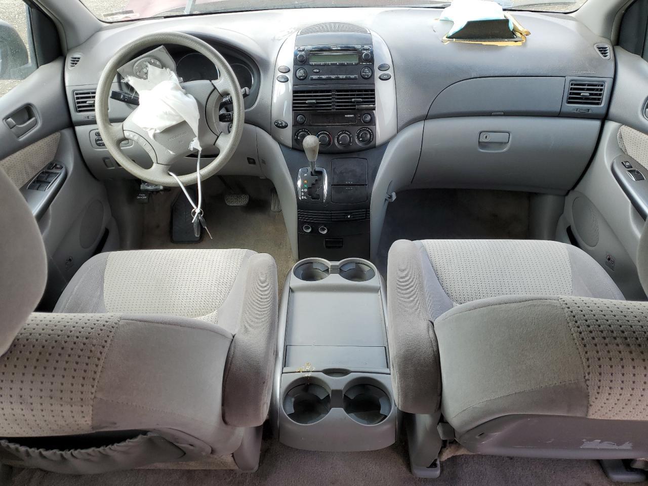 2009 TOYOTA SIENNA