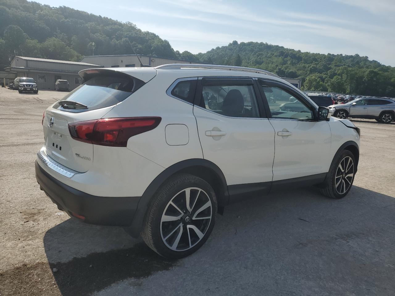 2017 NISSAN Rogue Sport