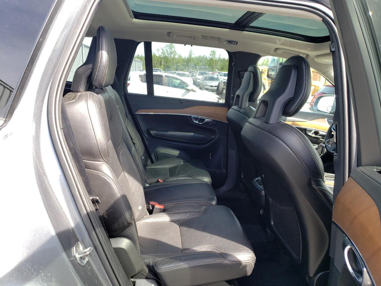 2016 VOLVO XC90