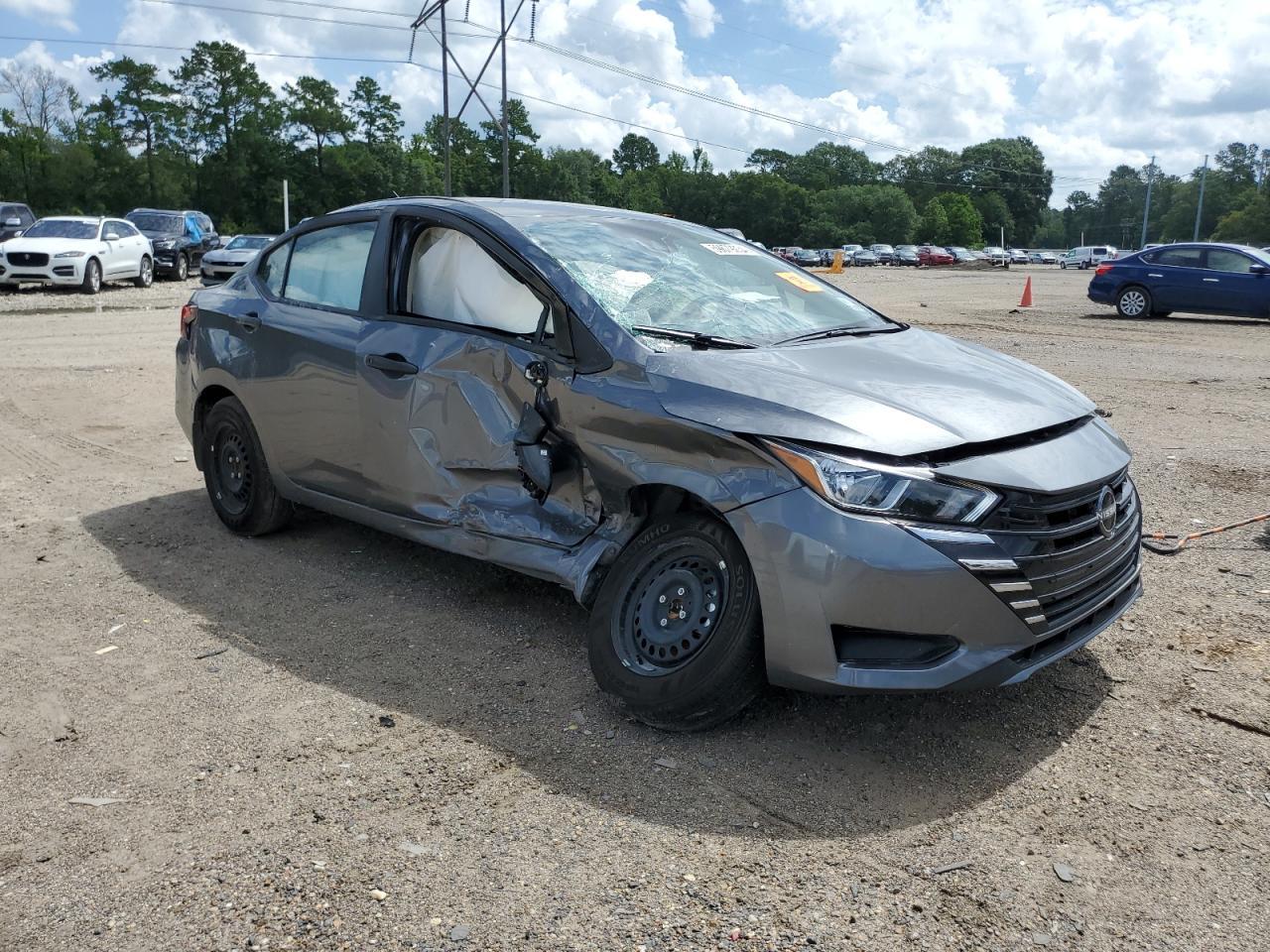2024 NISSAN VERSA