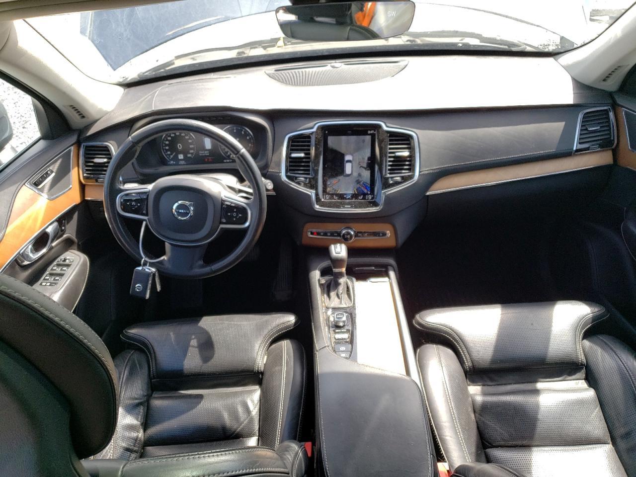 2016 VOLVO XC90