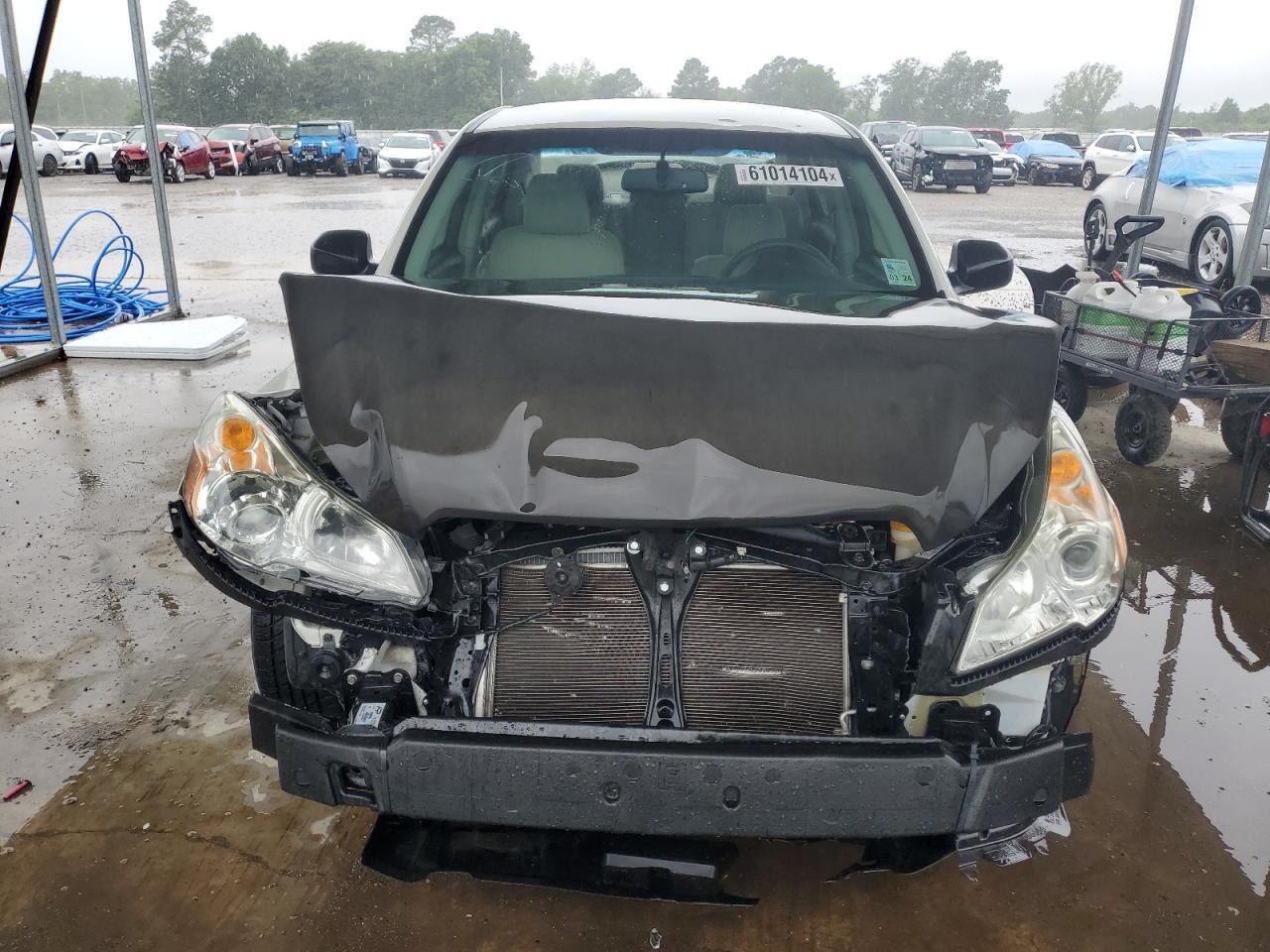 2010 SUBARU Legacy