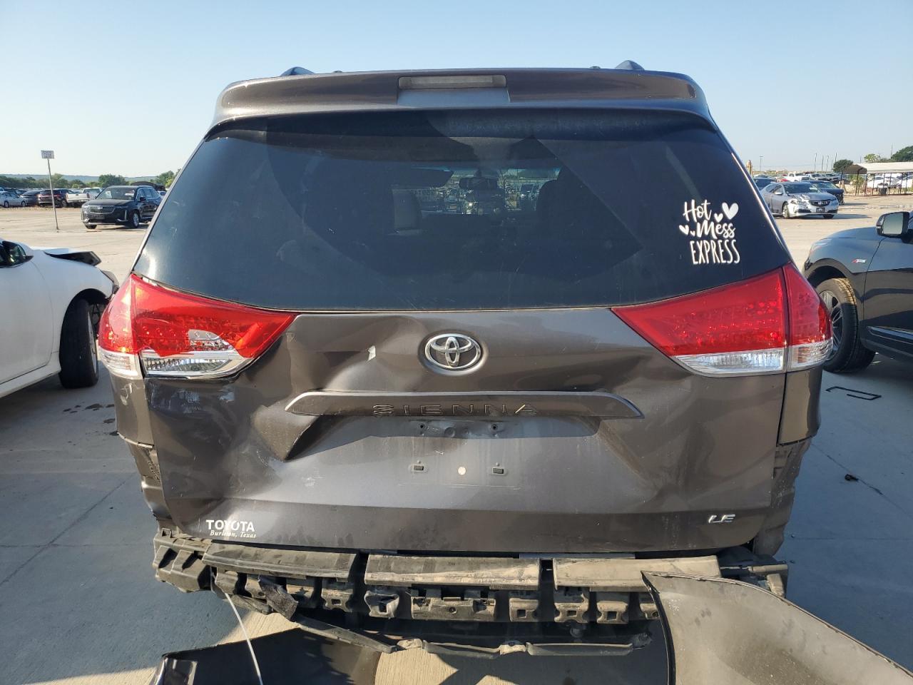2014 TOYOTA SIENNA