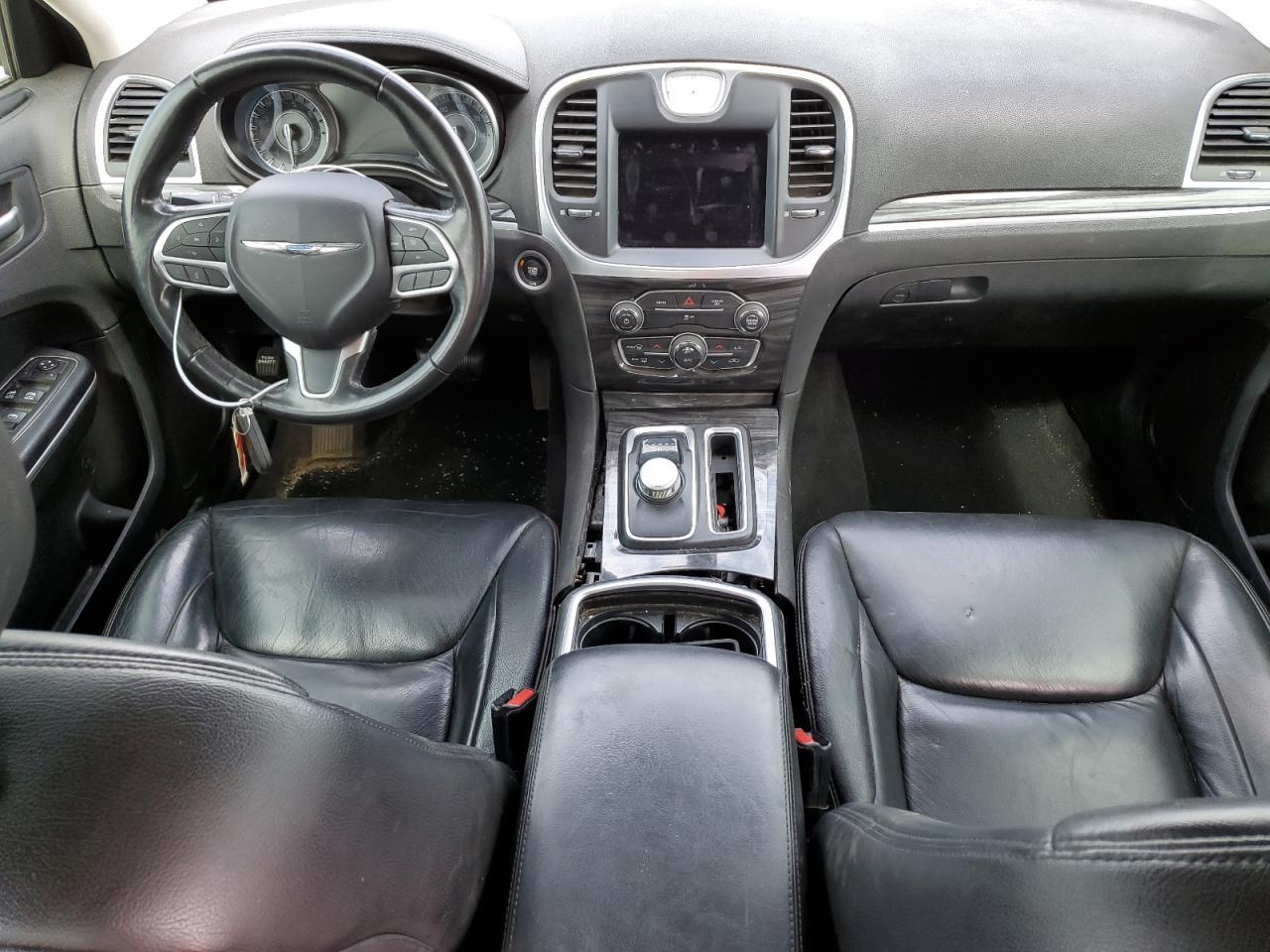 2019 CHRYSLER 300