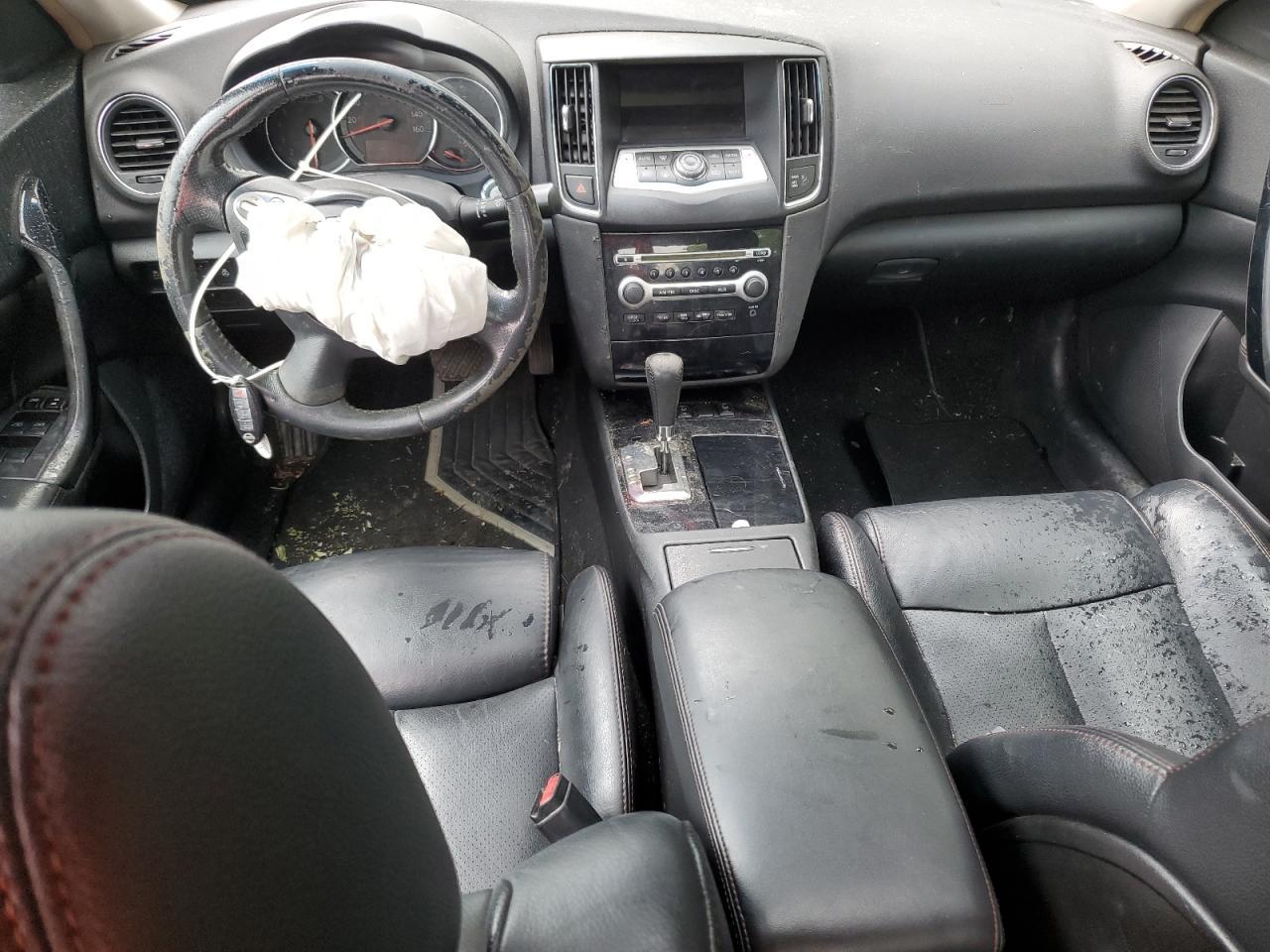 2011 NISSAN Maxima