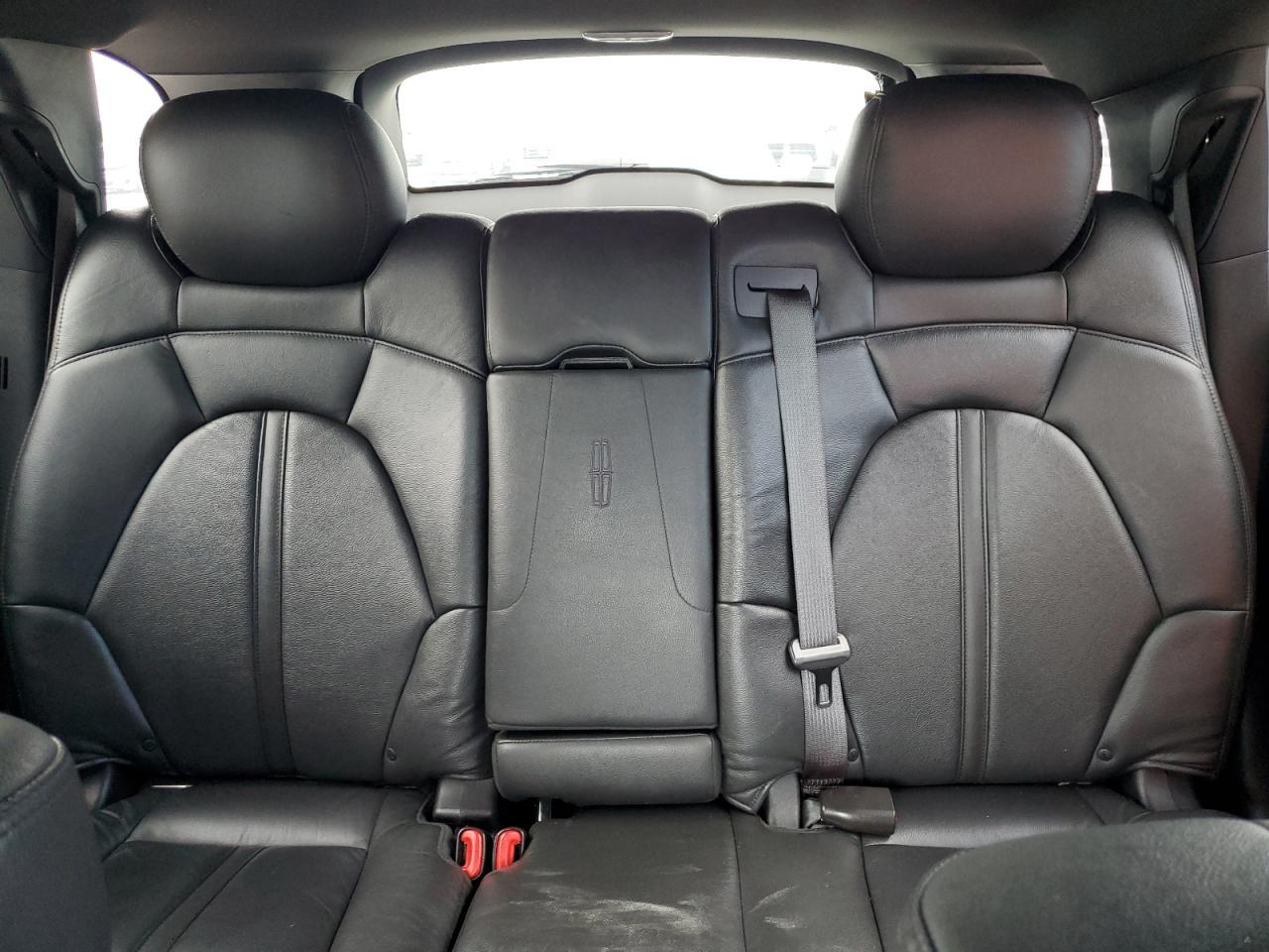 2018 LINCOLN MKT