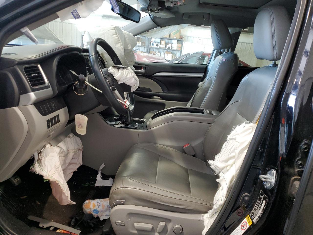 2016 TOYOTA HIGHLANDER