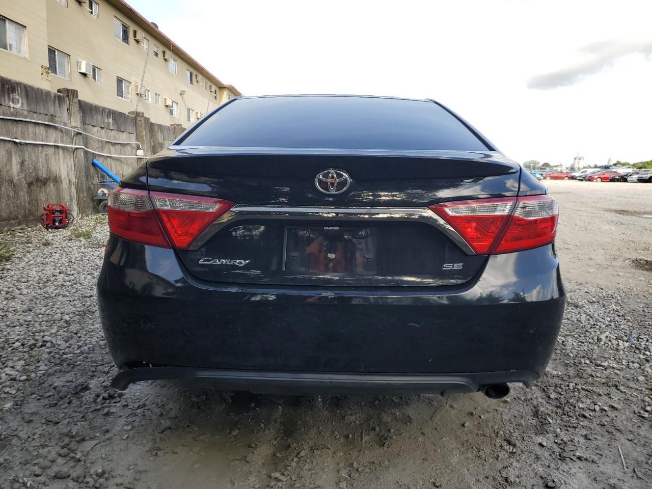 2016 TOYOTA CAMRY