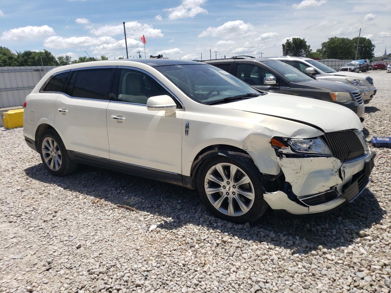 2014 LINCOLN MKT