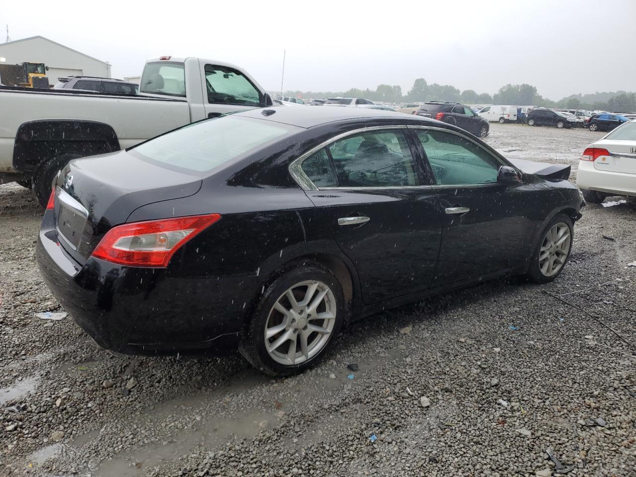 2011 NISSAN Maxima
