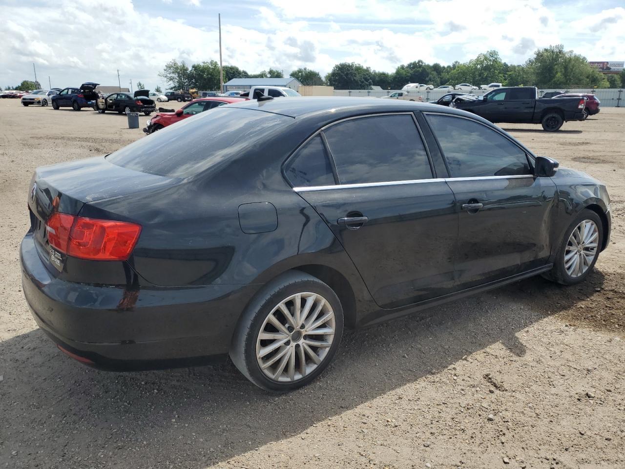 2011 VOLKSWAGEN JETTA