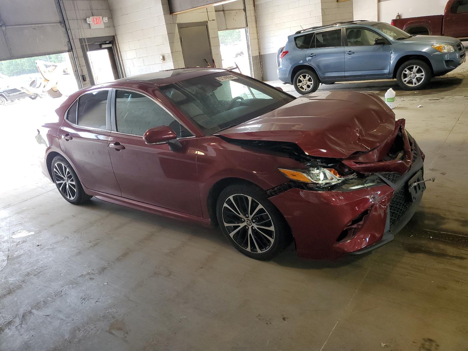 2018 TOYOTA CAMRY