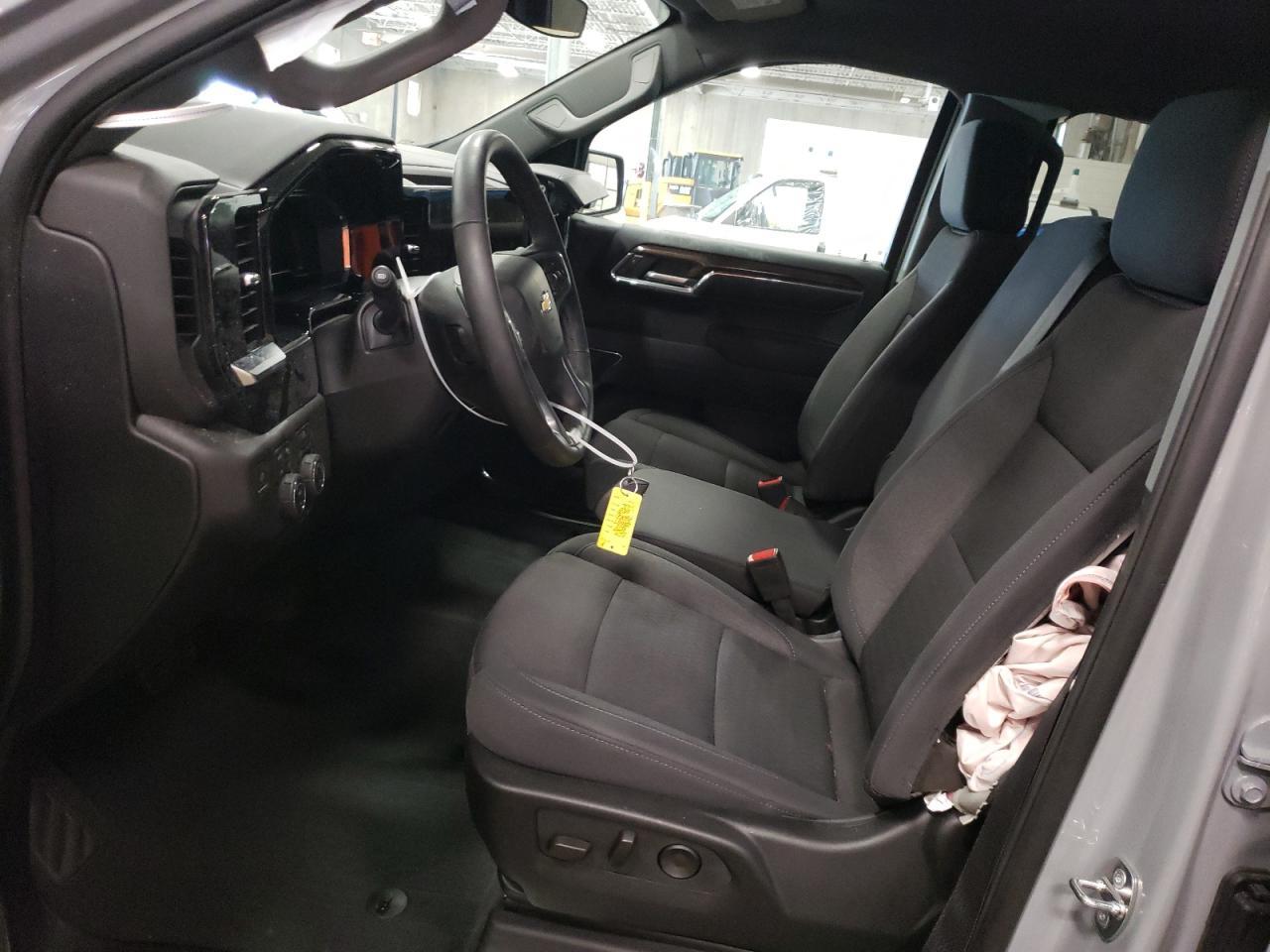 2024 CHEVROLET Silverado