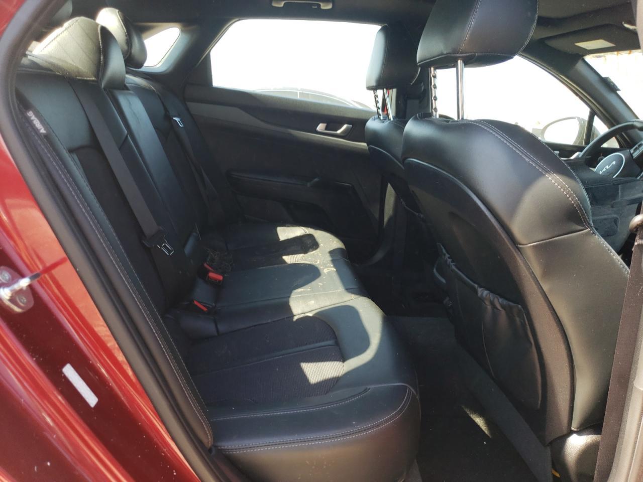 2022 KIA K5