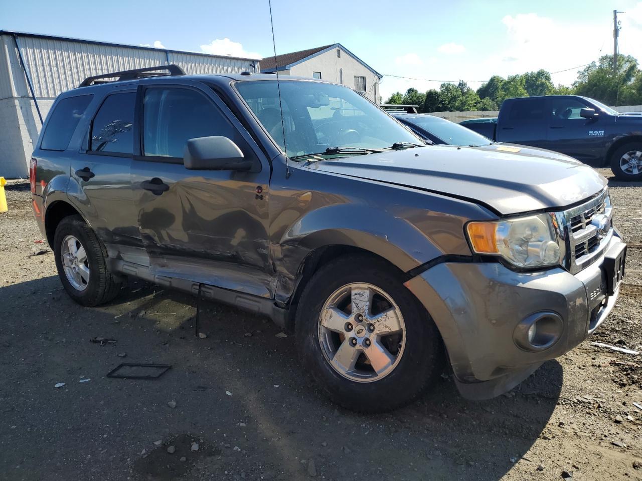 2010 FORD ESCAPE