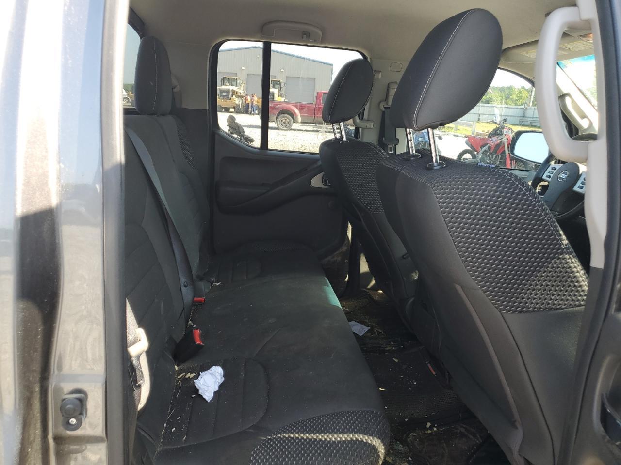 2016 NISSAN Frontier
