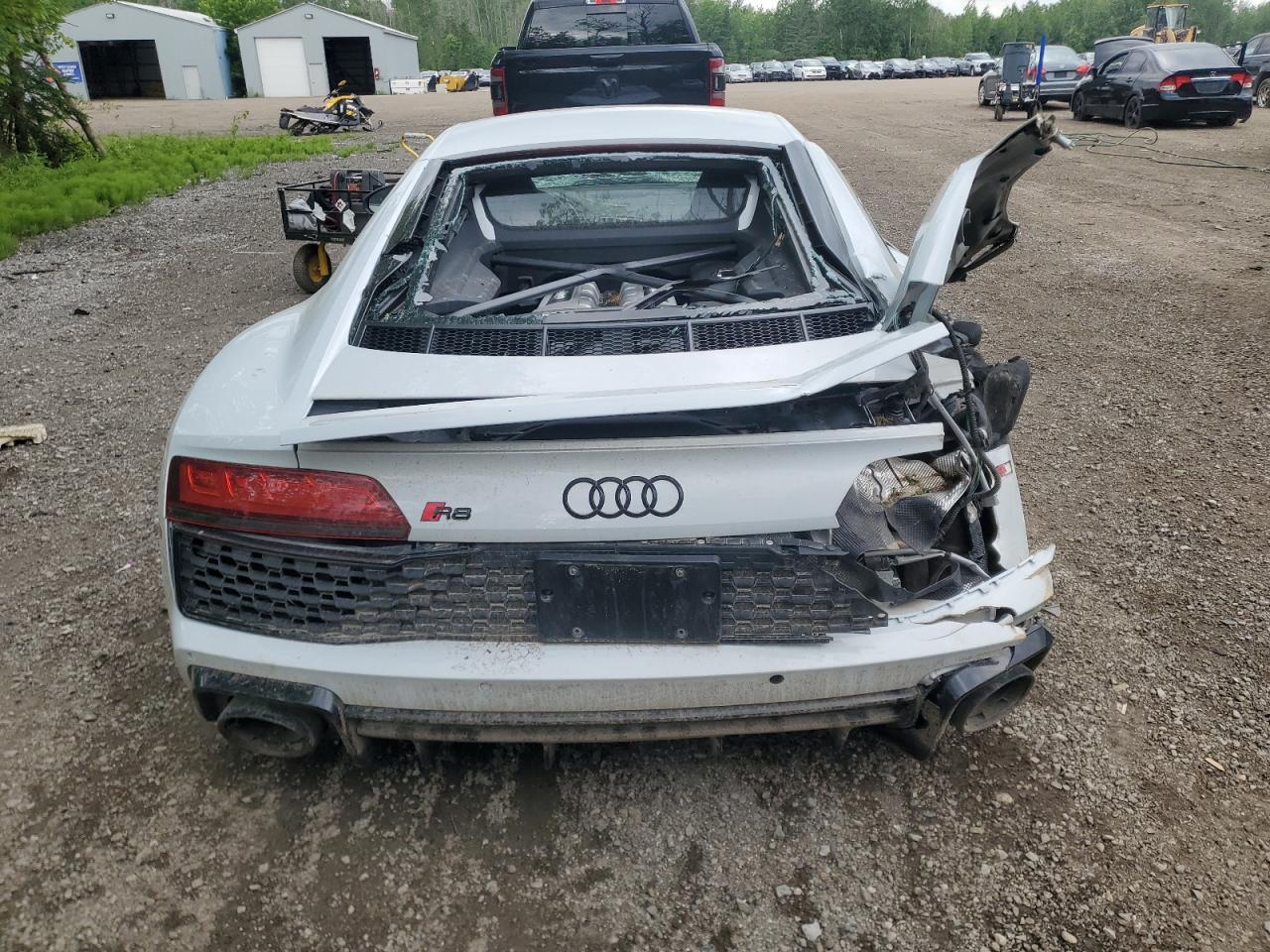 2023 AUDI R8