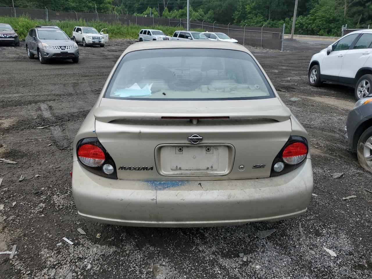 2001 NISSAN Maxima