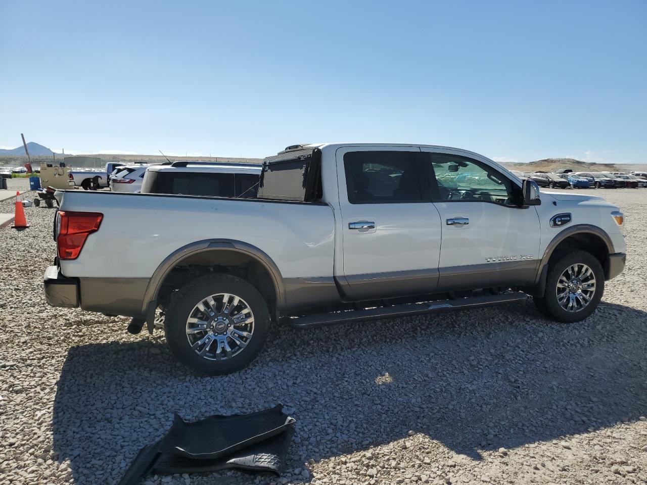 2016 NISSAN Titan