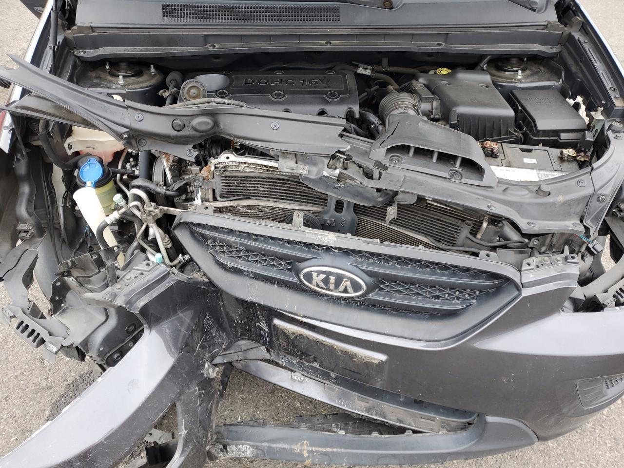 2008 KIA RONDO