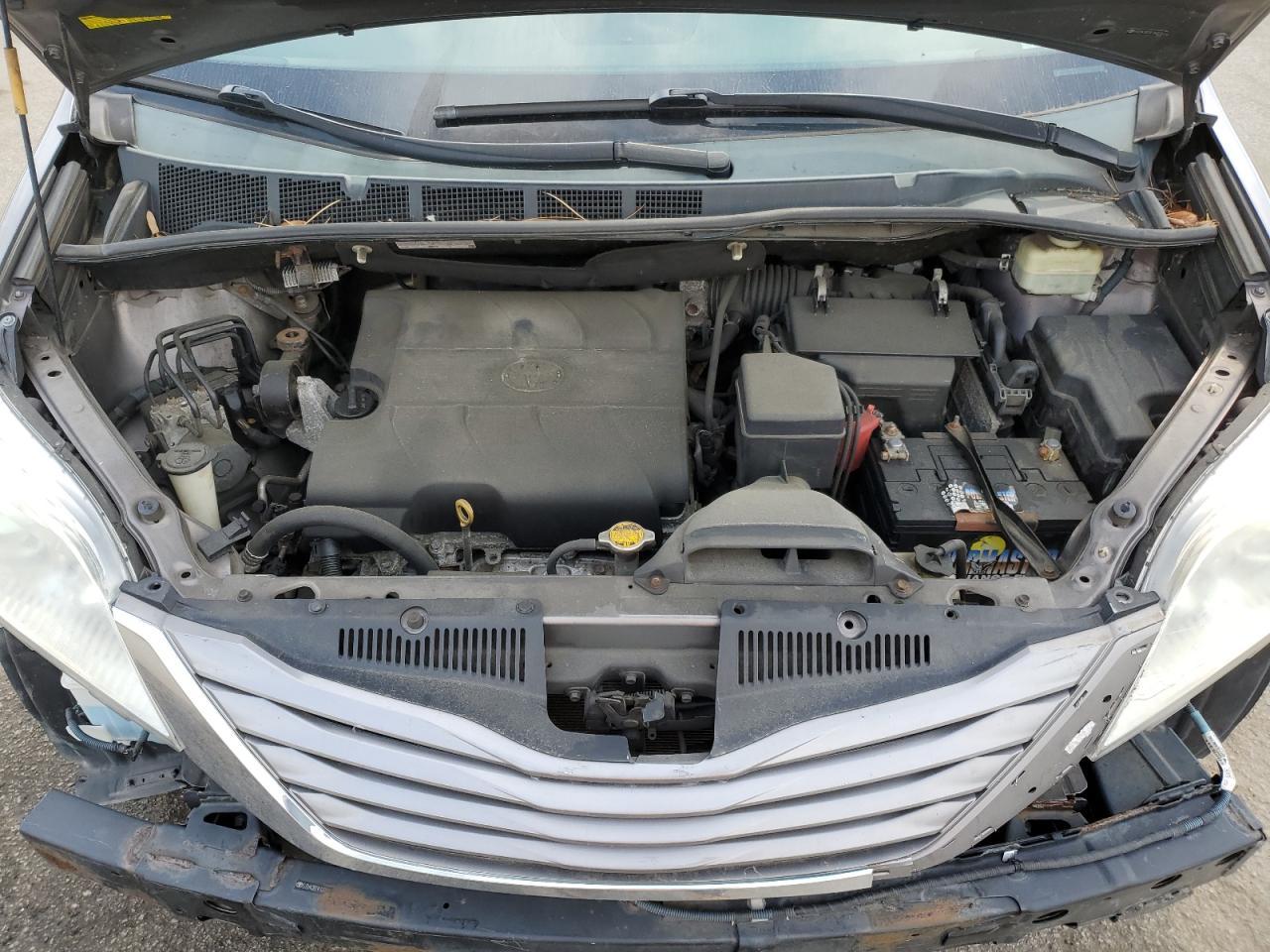 2013 TOYOTA Avalon