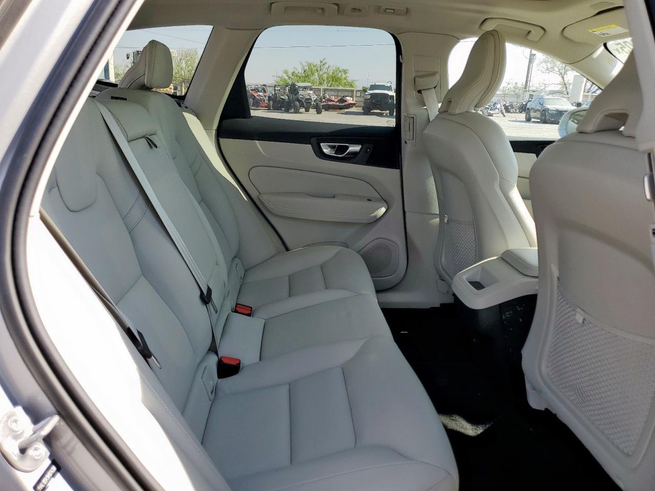 2022 VOLVO XC60
