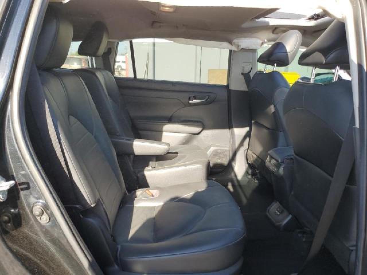 2021 TOYOTA HIGHLANDER