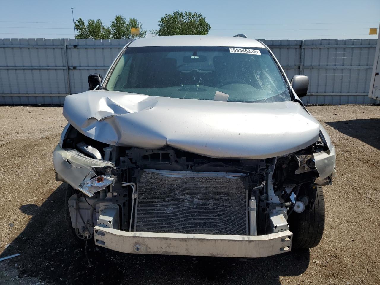 2016 NISSAN Quest