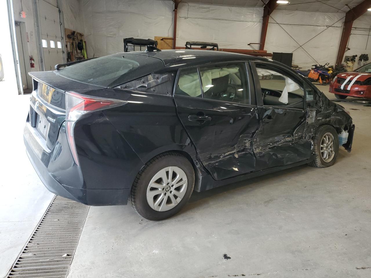 2016 TOYOTA PRIUS