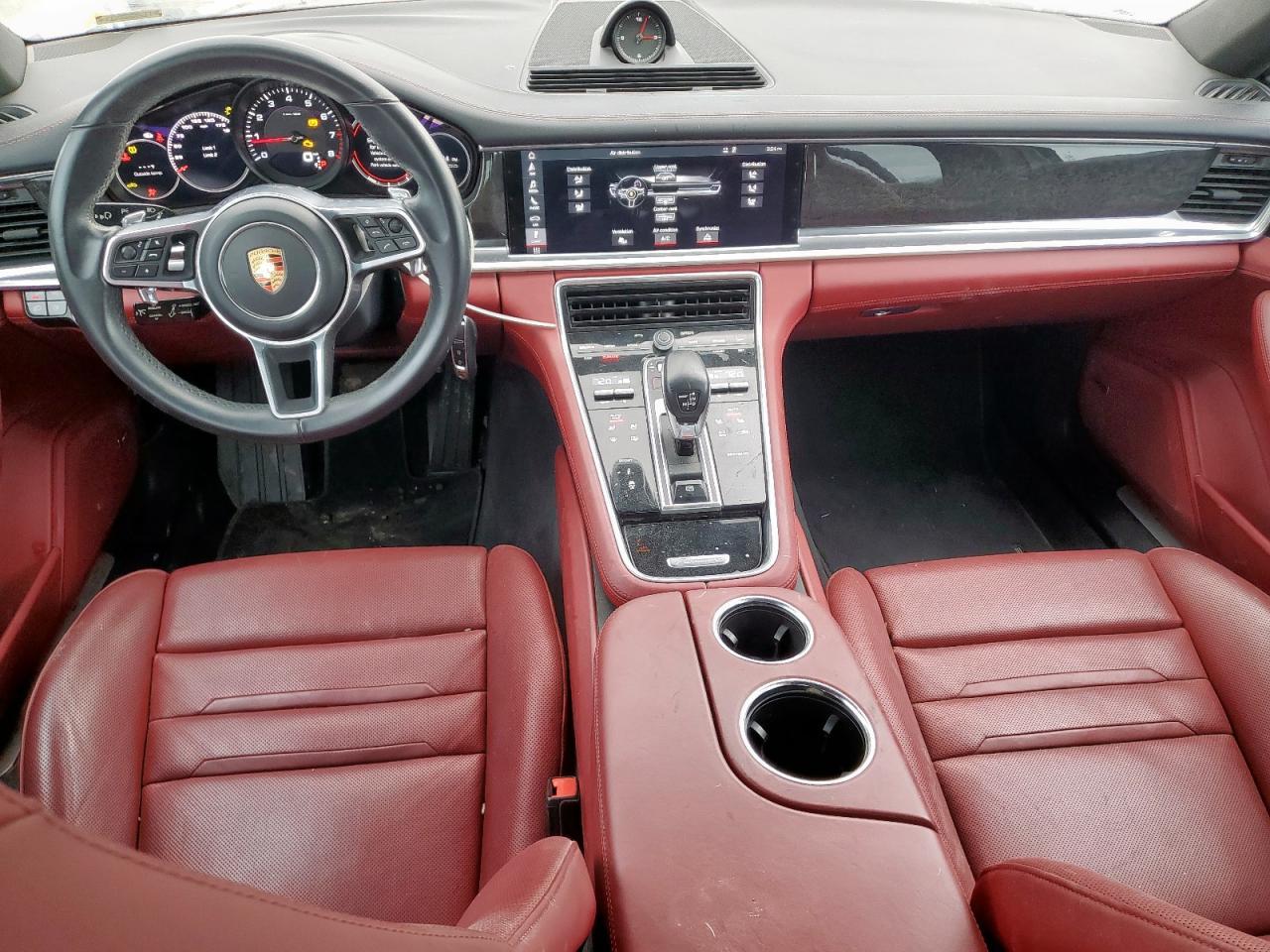 2019 PORSCHE Panamera