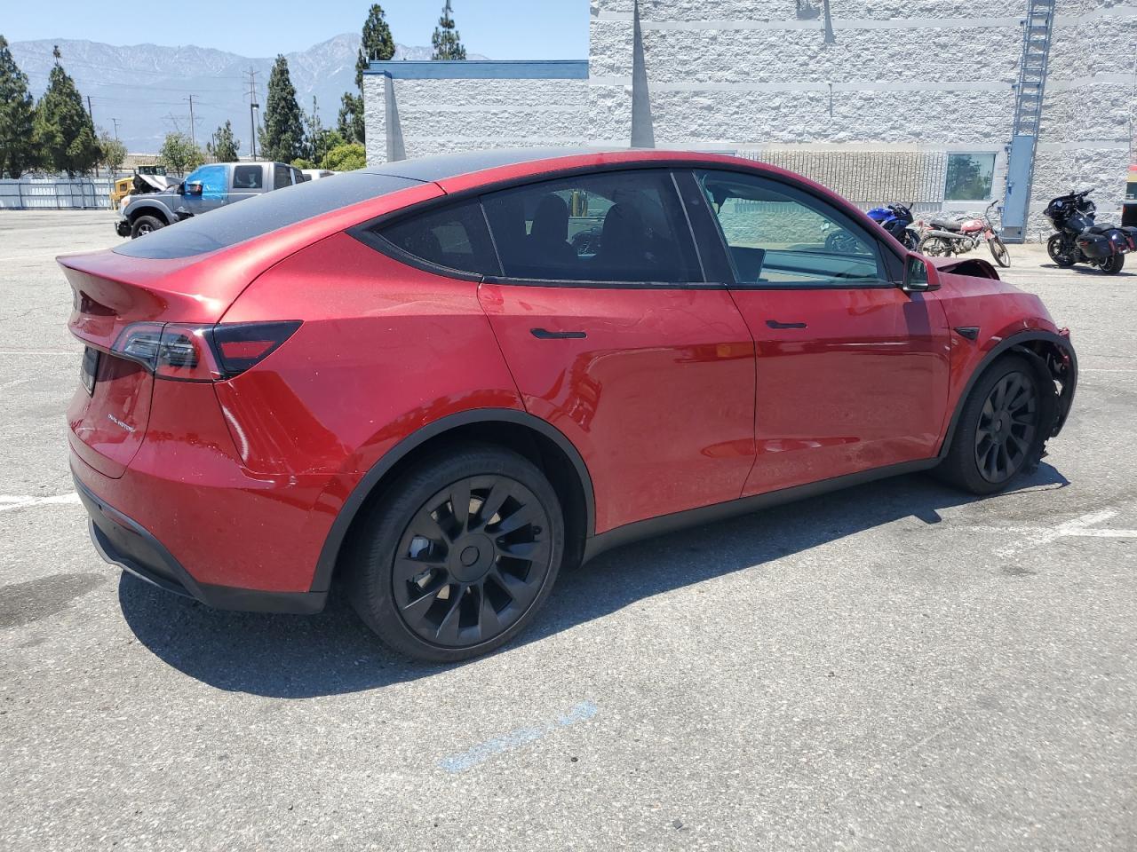 2024 TESLA MODEL Y