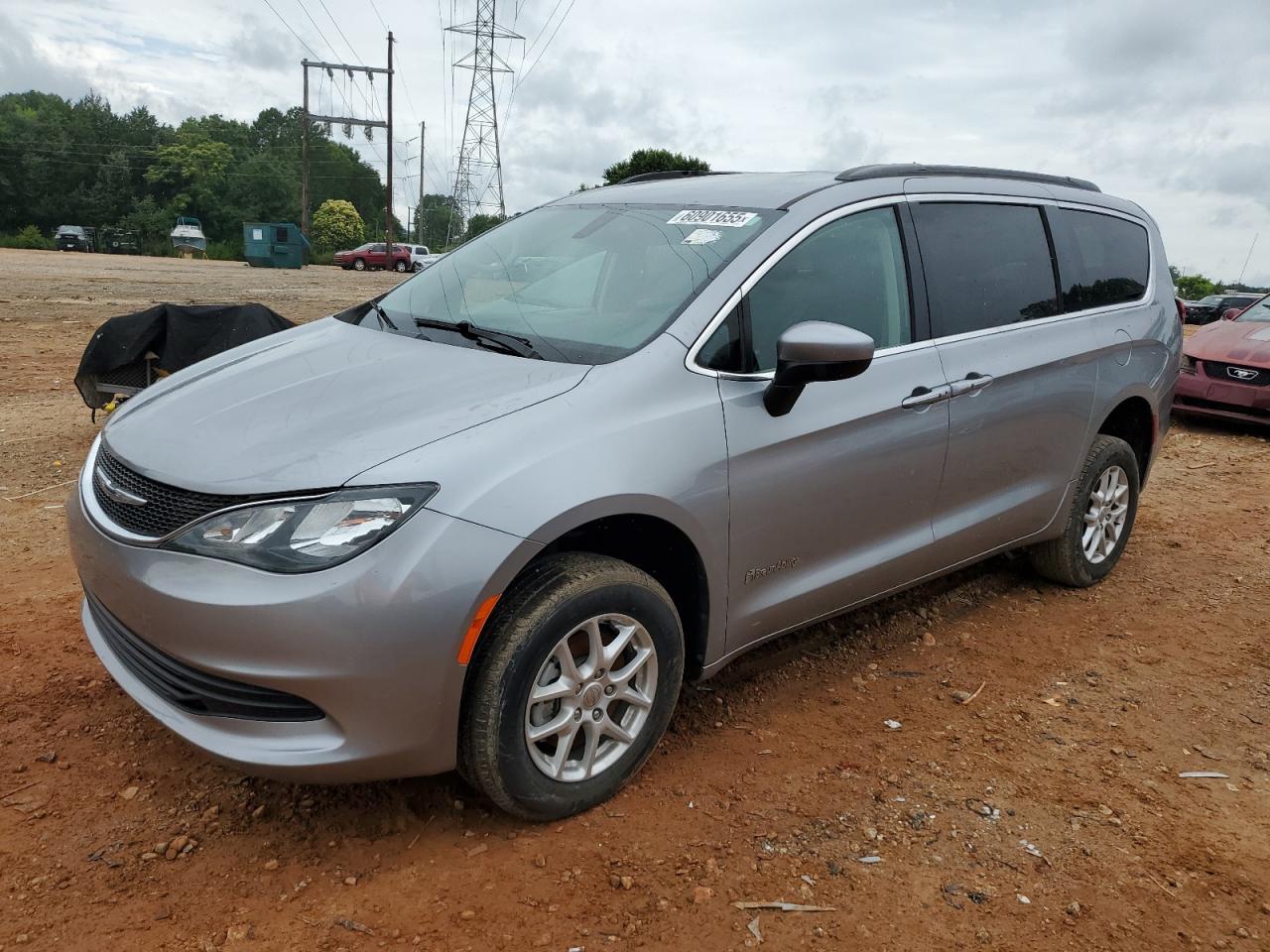 2020 CHRYSLER Voyager